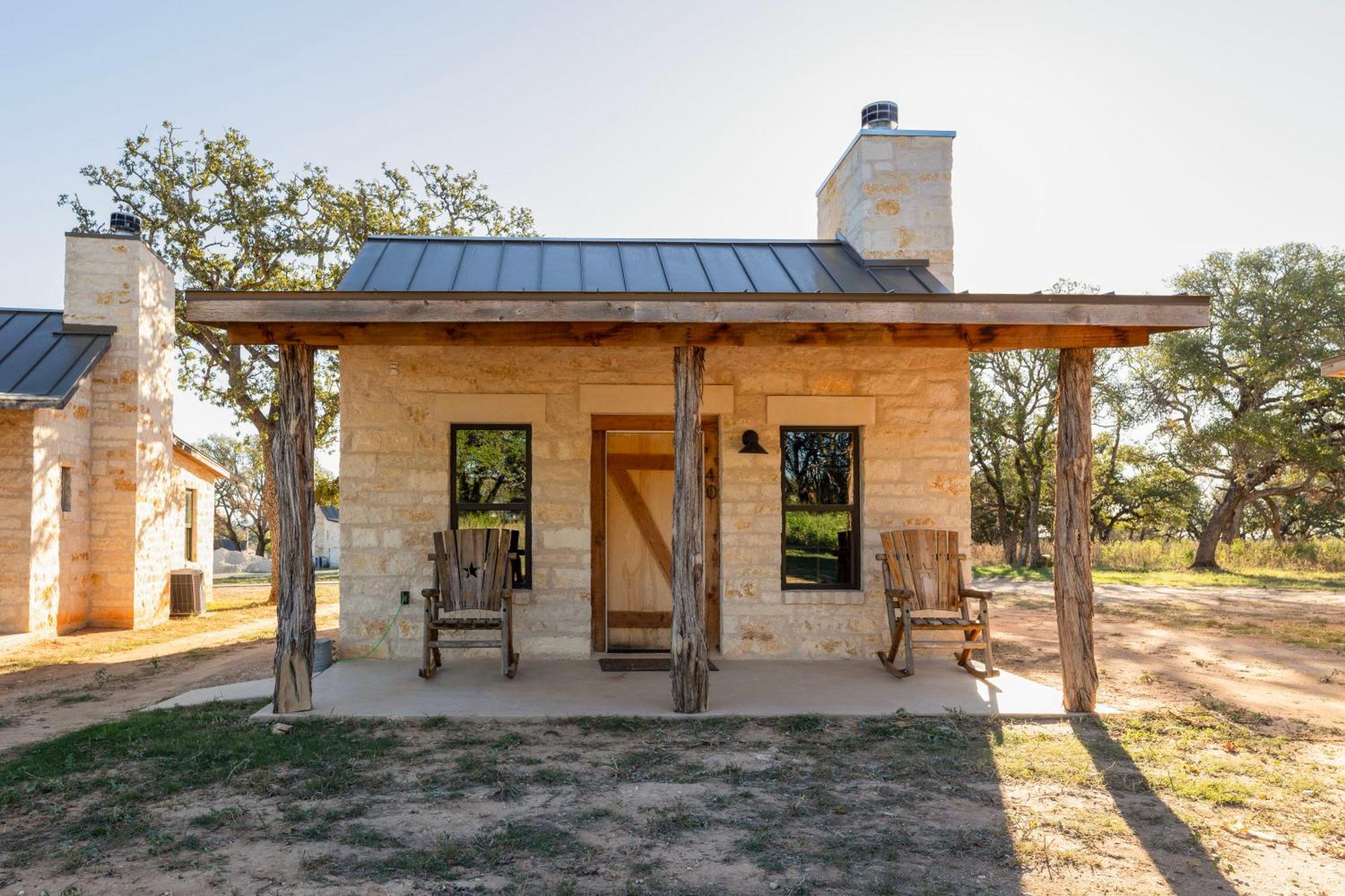 Country Hotel