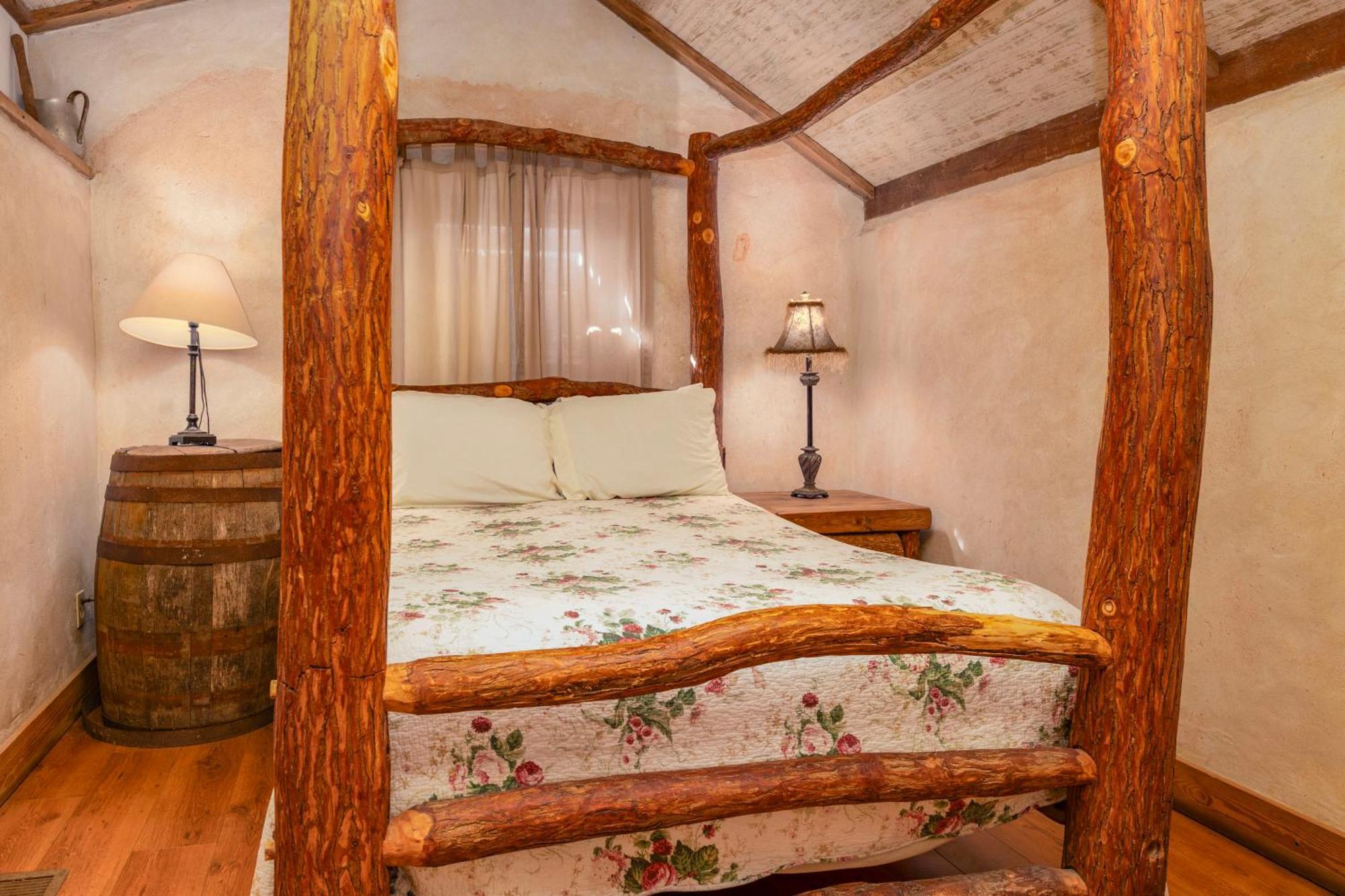 Country Hotel