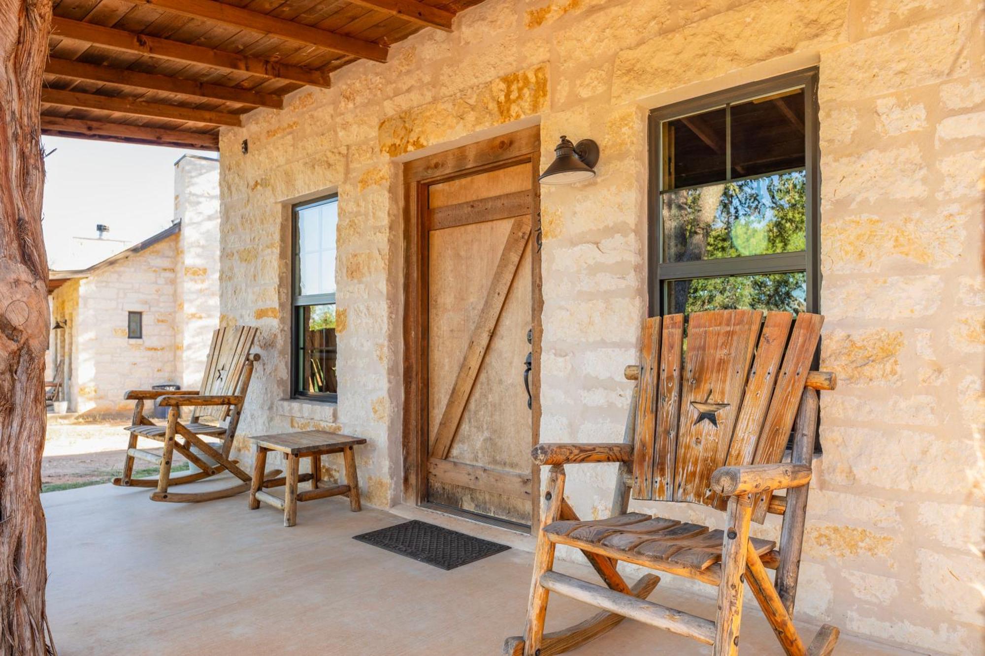 Country Hotel